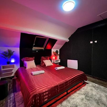 Red Love-Room / Balneo & Plus ! Souppes-sur-Loing Luaran gambar